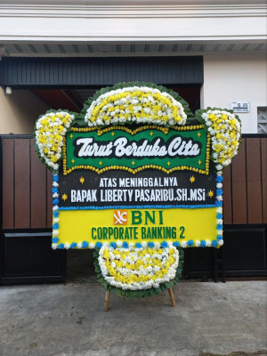 Papan Bunga Duka di Alun Dua