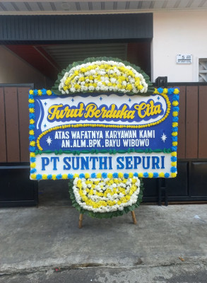 Papan Bunga Duka di Alun Dua