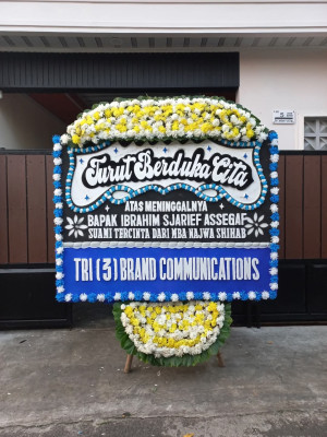 Papan Bunga Duka di Alun Dua